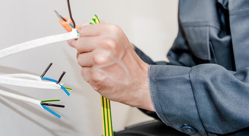 Áramszünet lett volna? Talán mégsem lesz – számos karbantartást elhalasztottak