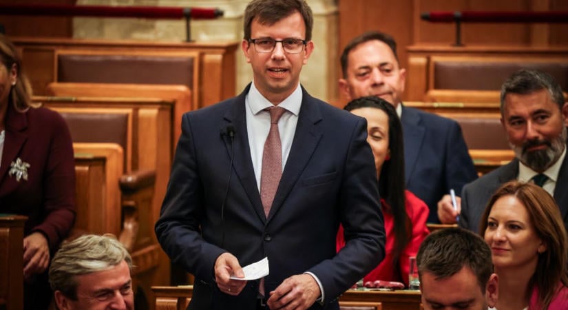 Bóka János feljelentést tesz, mert Csézy Erzsébet helyett a párttársa szavazott a parlamentben