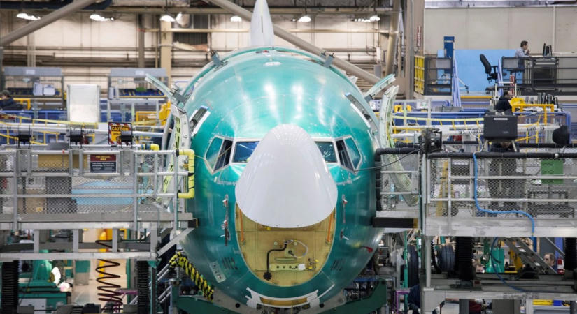 Pénznyelő lett az elnöki különgép: csúnyán elhasalt a Boeing