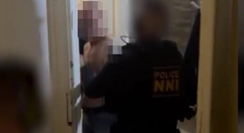 Többször kihasználta testileg az értelmi fogyatékos nőt, egy budapesti hostelben fogták el az 55 éves férfit – videó a cikkben