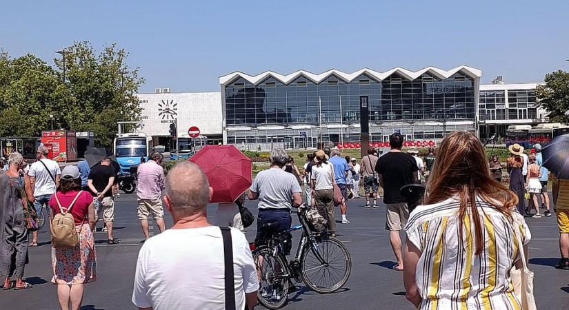 Huszonegy hónapja omlott le az előtető: A polgárok csendben emlékeznek, felelős továbbra sincs