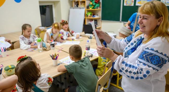 Ukrajnában az iskolások és az óvodások 82 százalékának van hozzáférése óvóhelyhez