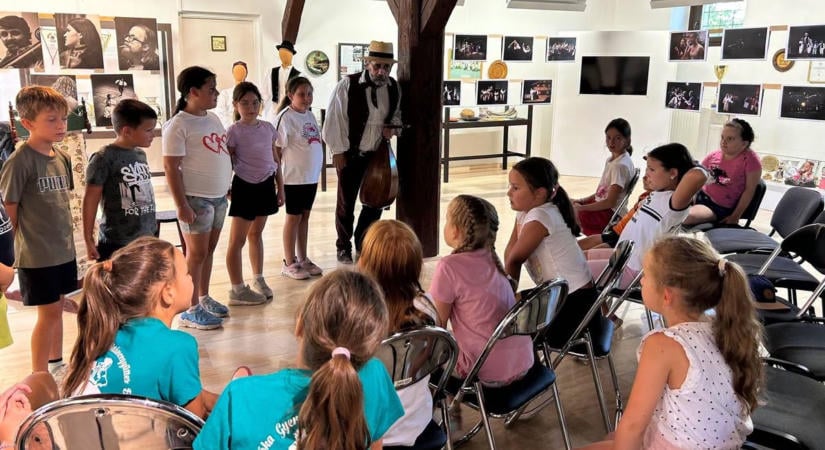 Családi nappal zárta a nyarat, aztán belevágott az intenzív felkészülésbe a Boróka