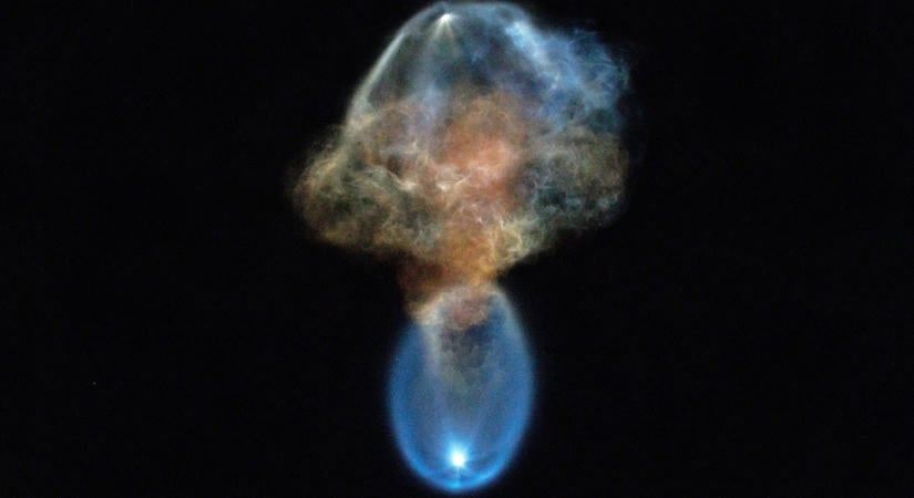Döbbenetes „nyomot” hagyott maga után az égen a SpaceX frissen kilőtt űrhajója – videók, képek