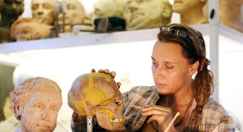 Mátyás vagy nem Mátyás? A leghíresebb Hunyadi arcmásának élethű megformálására készül az arcművész