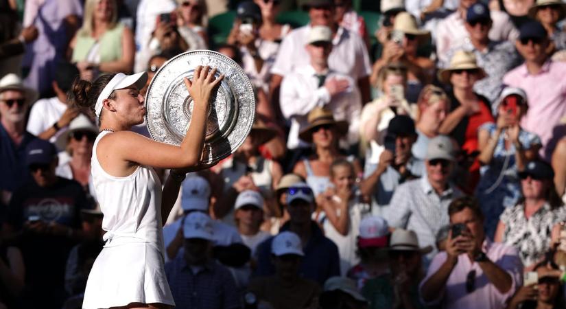 A mindössze 21 éves Noskova nyerte a női egyest Wimbledonban