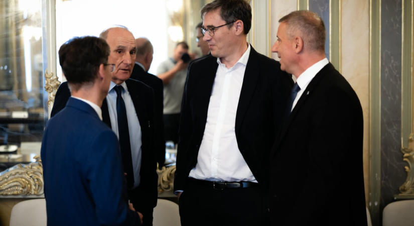 „Egyre jobban szorul a hurok az önkormányzatok nyaka körül”