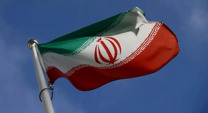 Irán követeléseket szabna a Hormuzi-szoros megnyitásához