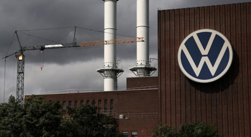 Dráma a VW-nél: Tüntetnek a dolgozók a gyártó bejelentése miatt