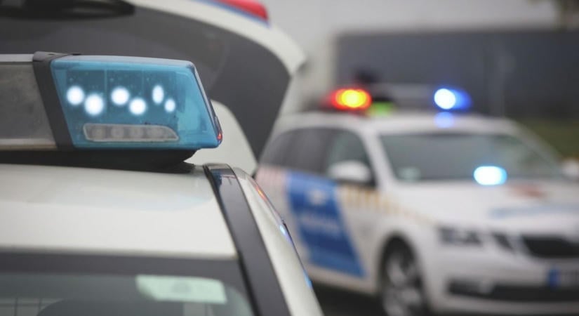 Baleset Miskolcon: árokba hajtott egy gépkocsi a Bulgárföldön