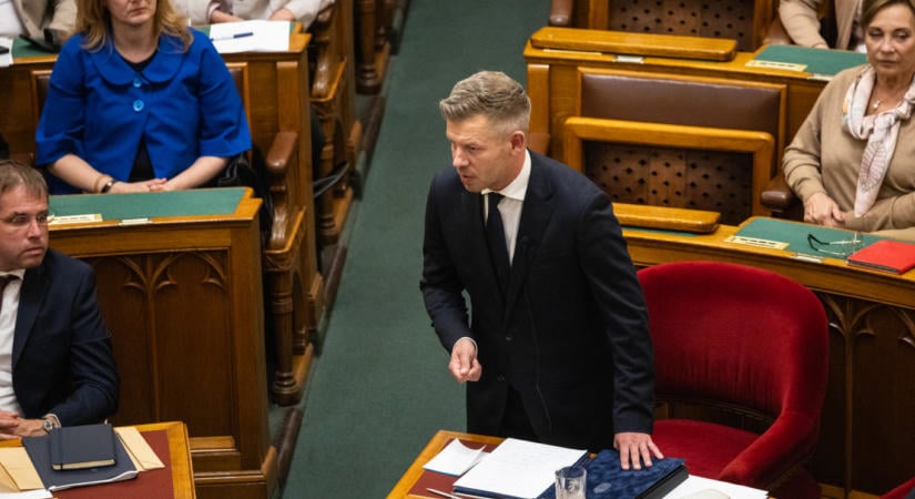 Magyar Polt-féle ügyészségről, az NVVH első napjának sikeréről beszélt, a Fidesz táblákkal tiltakozott és hajtóvadászatot emlegetett