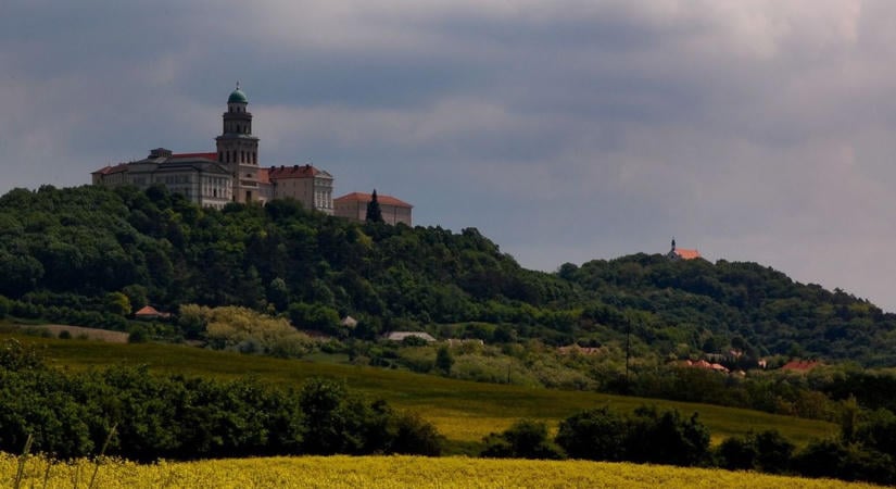 Átlagos népsűrűség a megye járásaiban: szellős Pannonhalmi, zsúfolt Győri