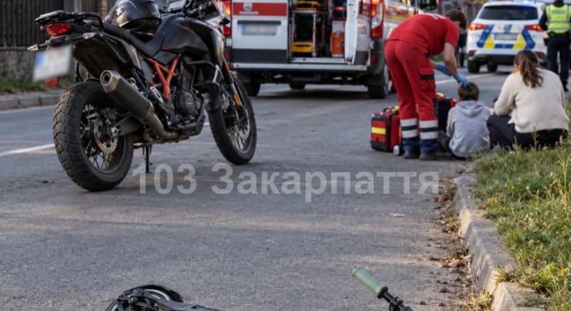 Motoros ütött el egy rolleren közlekedő 8 éves kisfiút