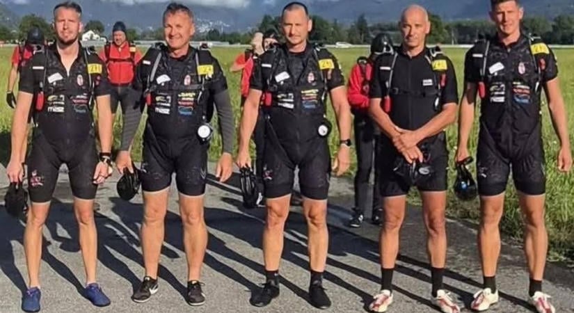Nemzetközi élmezőnyben a magyar katonai ejtőernyősök