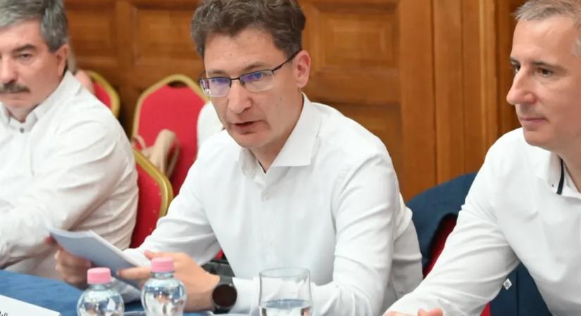 Cser-Palkovics András lemond az egyetemi alapítványban betöltött kuratóriumi tagságáról