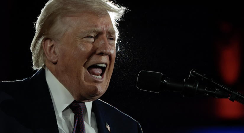 Trump a változatosság kedvéért Omán bombázásával fenyegetőzik