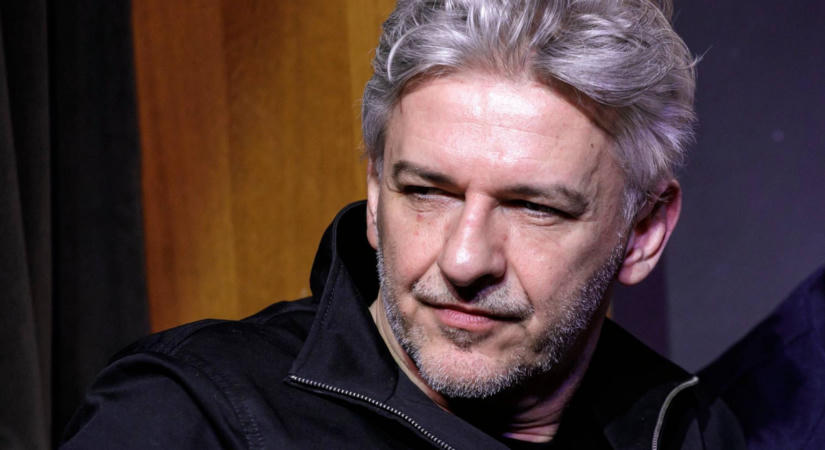Alföldi Róbert vadiúj műsort kapott: ezen a tévécsatornán tér vissza