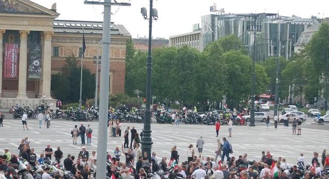 MOTOROSOK AKCIÓJA – Guruló jótevők az öt árváért