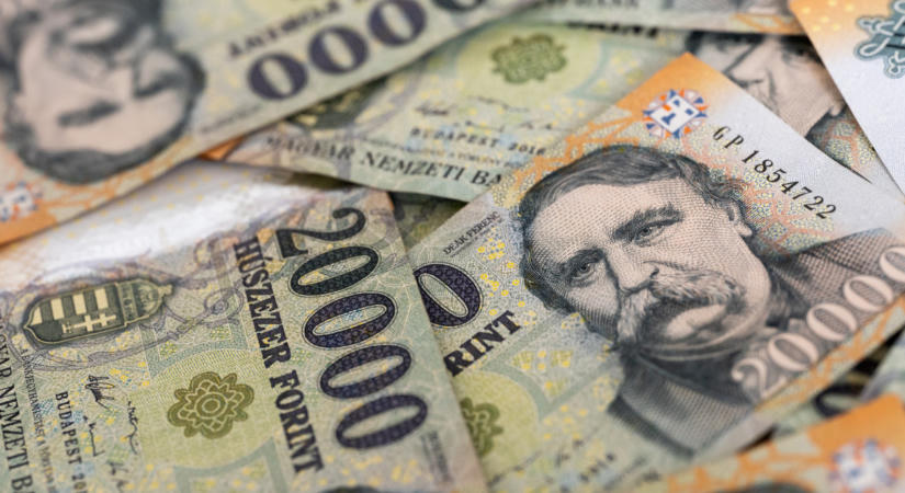 Erősödéssel indította a napot a forint, itt vannak a reggeli árfolyamok