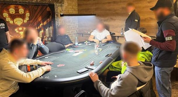 Illegális pókerklubokat számoltak fel Kijevben, milliós bevételt termeltek
