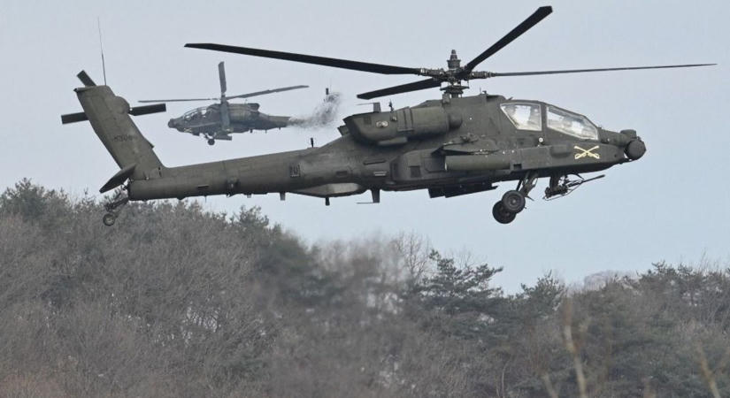 Tragédia: lezuhant egy Apache helikopter, amerikai katonák haltak meg a balesetben