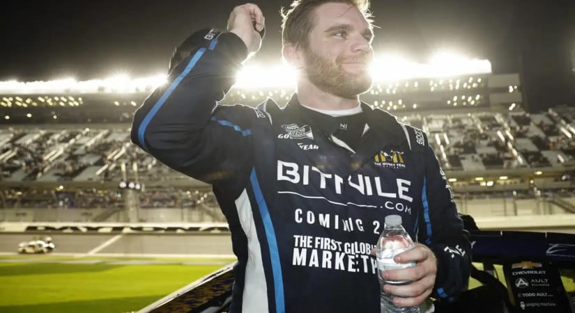Ismét a NASCAR autóba ül az Indycar veteránja