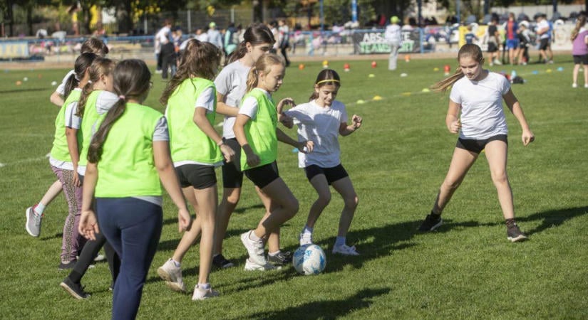 Több száz diák mozgott együtt a II. Hevesi Játékos Sportfesztiválon