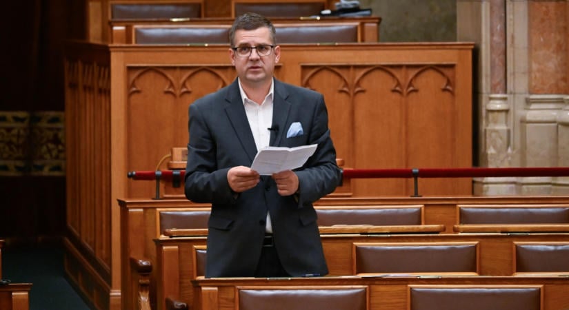 Őrizetbe vették Seszták Miklós volt KDNP-s minisztert