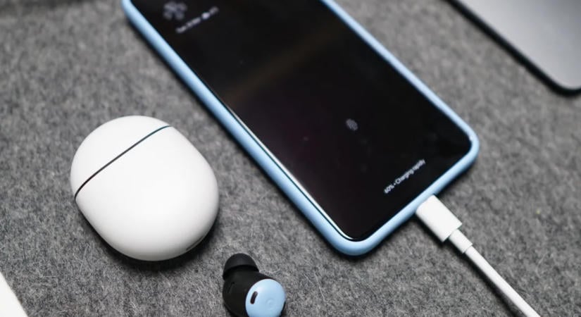 Nem tölt a telefon? Ez az egyszerű megoldás is segíthet