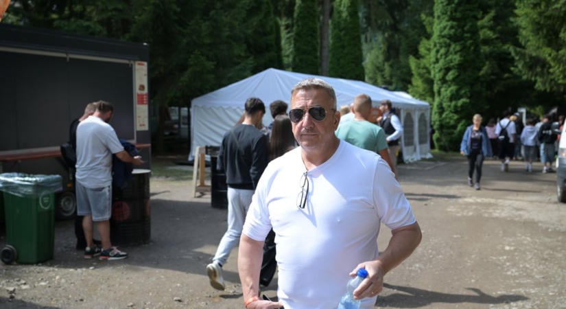 Molnár Áron: Bayer Zsolt nem tudott elszámolni az NKA-támogatással, végül visszafizette, de újra pályázott és újra nyert