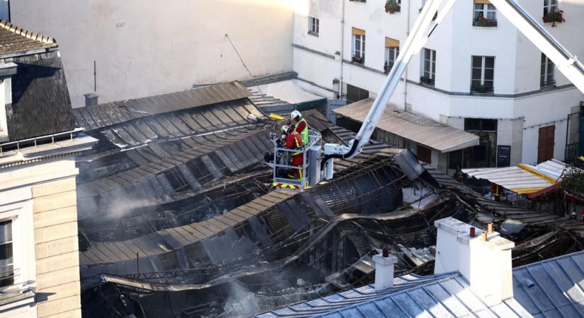 Négyszáz éves műemlék égett le Párizsban