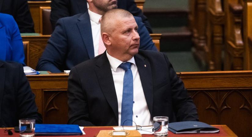 Ruszin-Szendi: megkezdjük a szolgálati járandóság rendszerének felülvizsgálatát