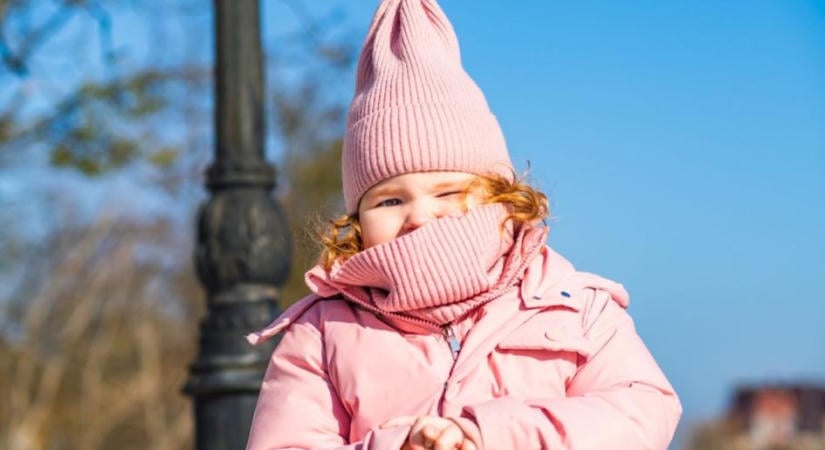 Hideg kéz, hideg láb ősszel: mikor egyszerű fázékonyság, és mikor érdemes kivizsgáltatni?