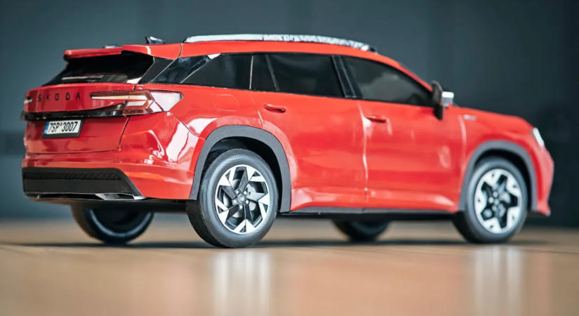 Papírmaséból 700 óra alatt készült el a Skoda szabadidő-autója