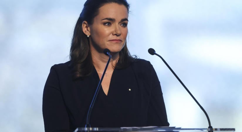 Edzőgépet mutatott be egy egészségnapon Novák Katalin