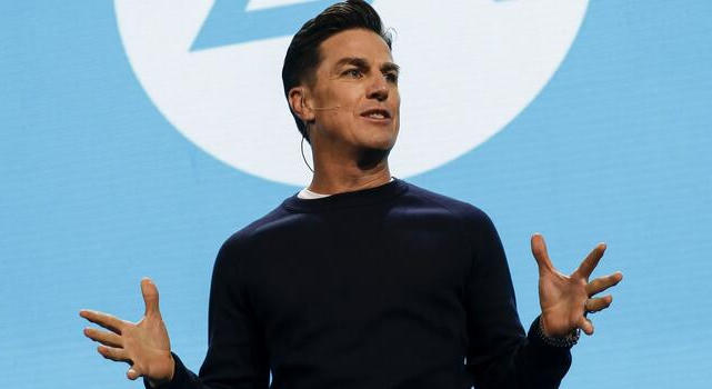 Brutálisan jól keresett az EA CEO-ja, miközben utcára kerültek a Battlefield 6 fejlesztői