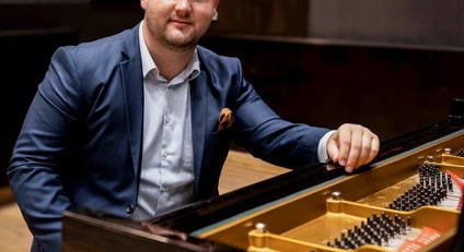 A zenehallgatás bensőséges, de mégis izgalmas hangulata - Megjelent Bóna Márton zongoraművész első szólólemeze