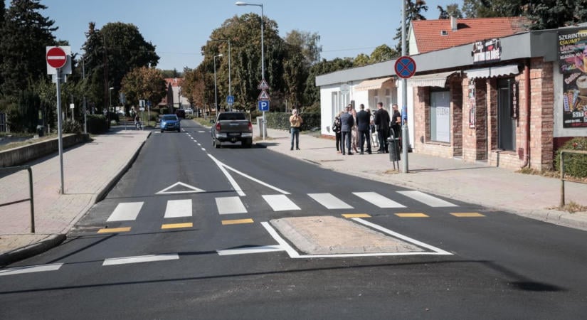 Aszfaltozás csakis a szennyvízcsatorna rekonstrukciója után – így újult meg egy utca Zalaegerszegen