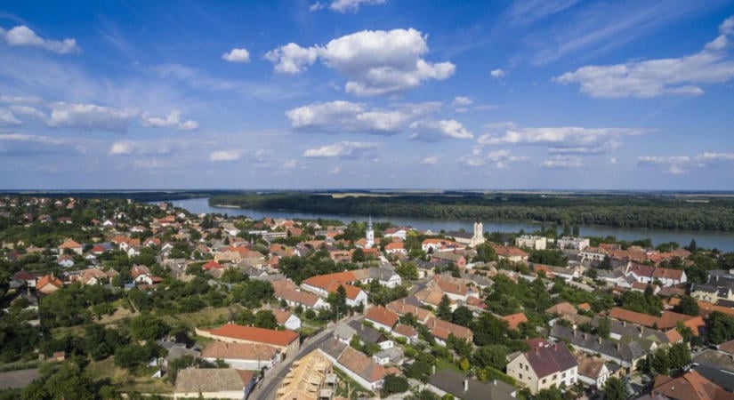 Paks turizmusa szárnyal, Szekszárd és Tamási visszaesett – mi áll a meghökkentő fordulat mögött?