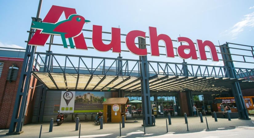 Zsugorodásnak indultak az Auchan boltjai, egy magyar vállalat áll a háttérben: a lengyel példa mutatja, mi következik nálunk is? A Tesco már megcsinálta