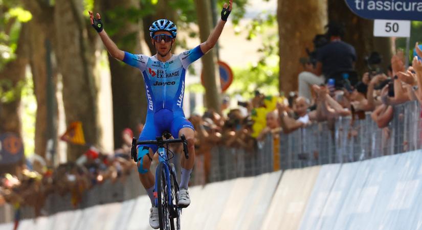 Giro: fantasztikus etap, Yates nyert, Carapaz rózsaszínben