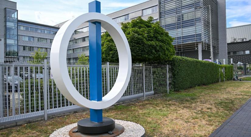 A bocsánatkérés után új üzenet jelent meg a hirado.hu-n