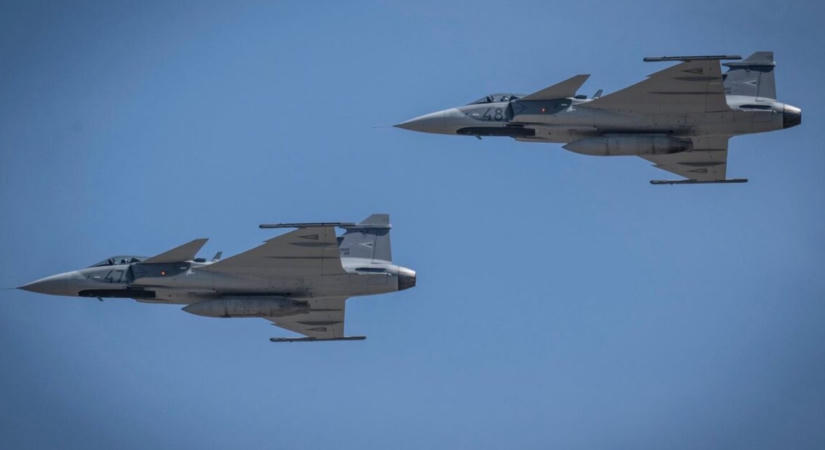 Ruszin-Szendi Romulusz is bejelentést tett a lezuhant Gripen harci repülőgép miatt