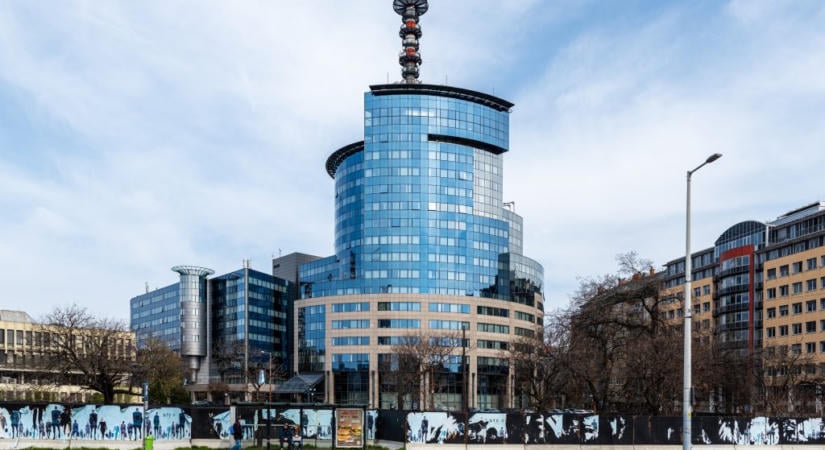 Fontos telefonhívással folytatódott a „sikítozó kékharisnya”-ügy
