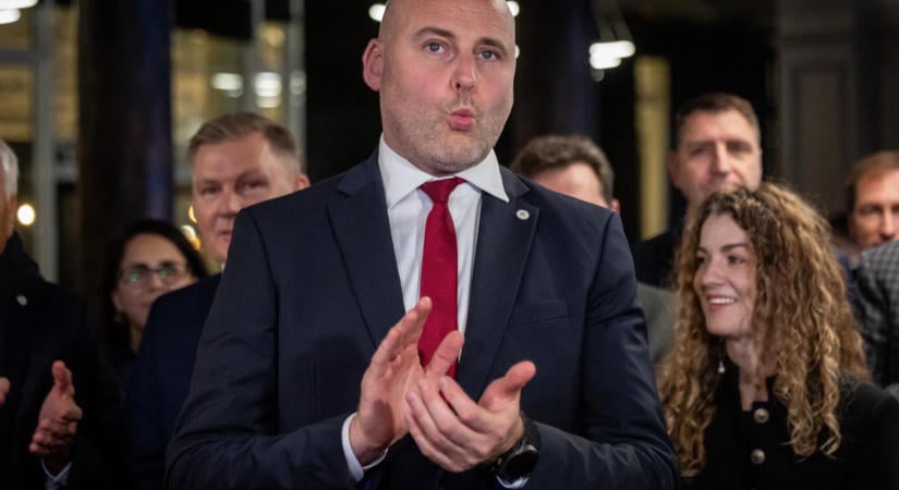Az orosz fenyegetés és a drónincidensek árnyékában választott parlamentet Lettország
