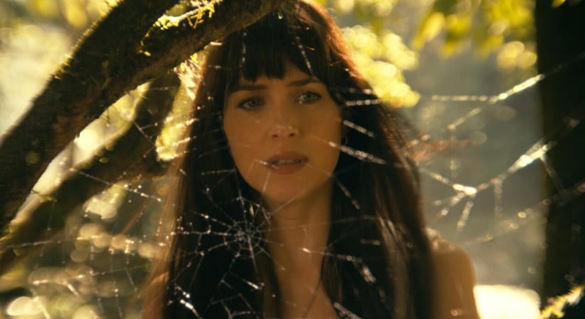 Dakota Johnson azon viccelődött egy műsorban, hogy a főszereplésével készült Madame Web mekkora bukás volt