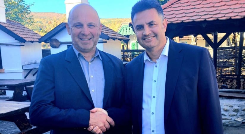 Vasi polgármesterrel fogott kezet Márki-Zay Péter