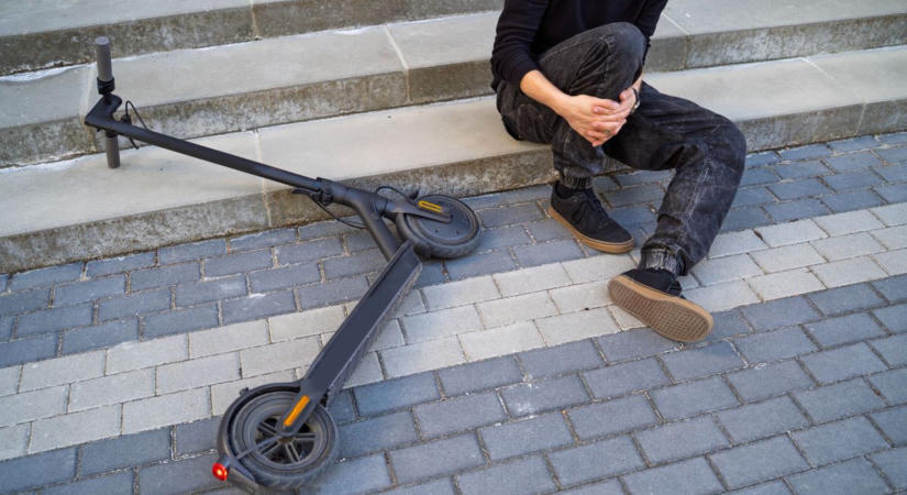 Koponyatörés, agyvérzés, nyílt törések – naponta több gyermek sérül meg e-rollerrel Szegeden