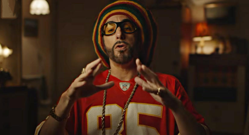 Megérkezett az első, őrült előzetes az Ali G Indahouse folytatásához, amelyben Sacha Baron Cohen még egy terhességi tesztet is megkóstol