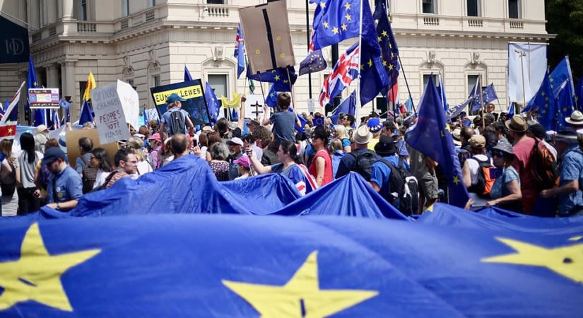 A brit miniszterelnök szerint is káros volt a Brexit, most új kapcsolatokat keres az EU-val